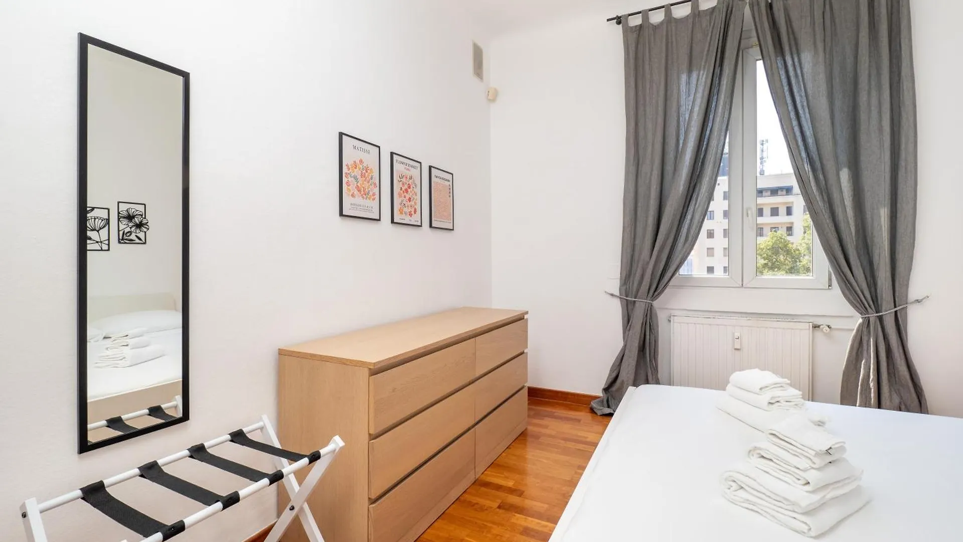 Keys Of Italy - Xxv Aprile 9 Dazzling 2 Room Apt Milano